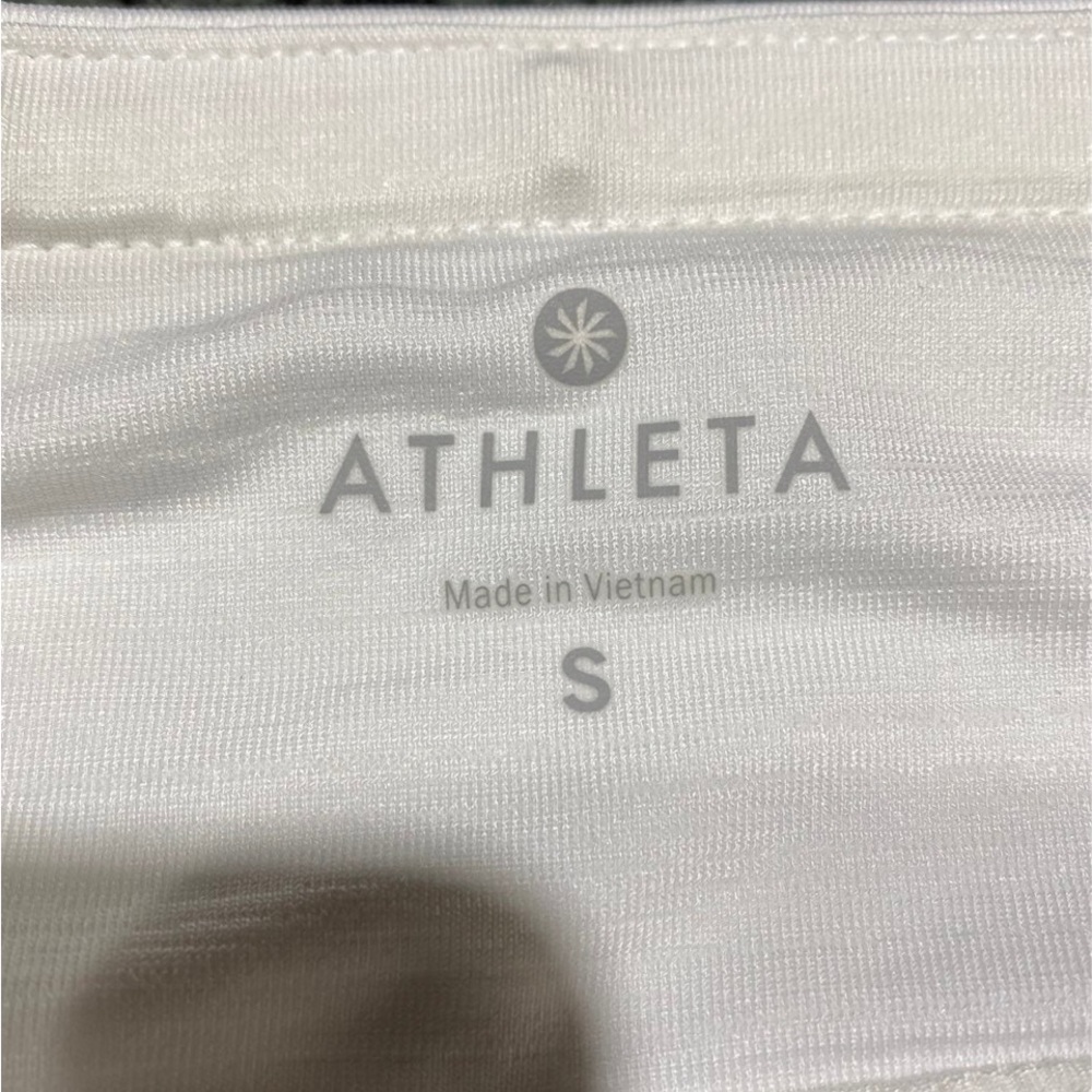 Athleta swagger skirt size small
A couple marks, not noticeable, see pics - Picture 2 of 7